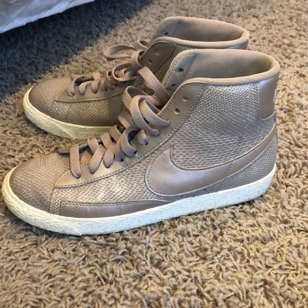 Nike hightop sneakers